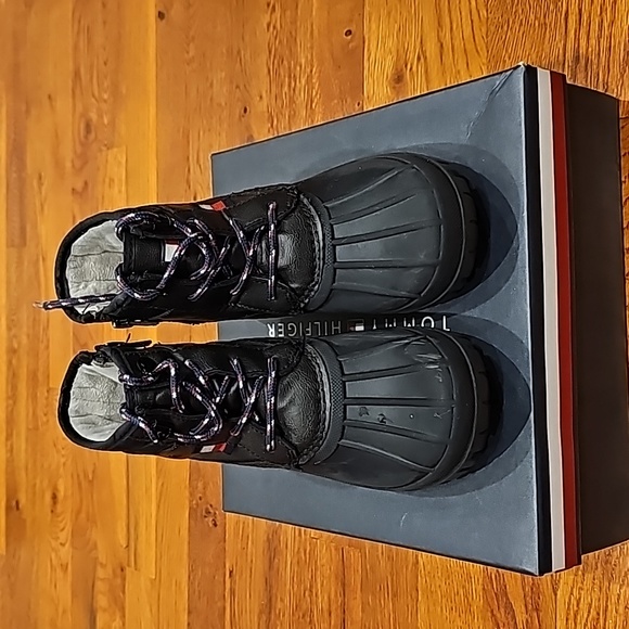 Tommy Hilfiger Other - Tommy Hilfiger duck boots